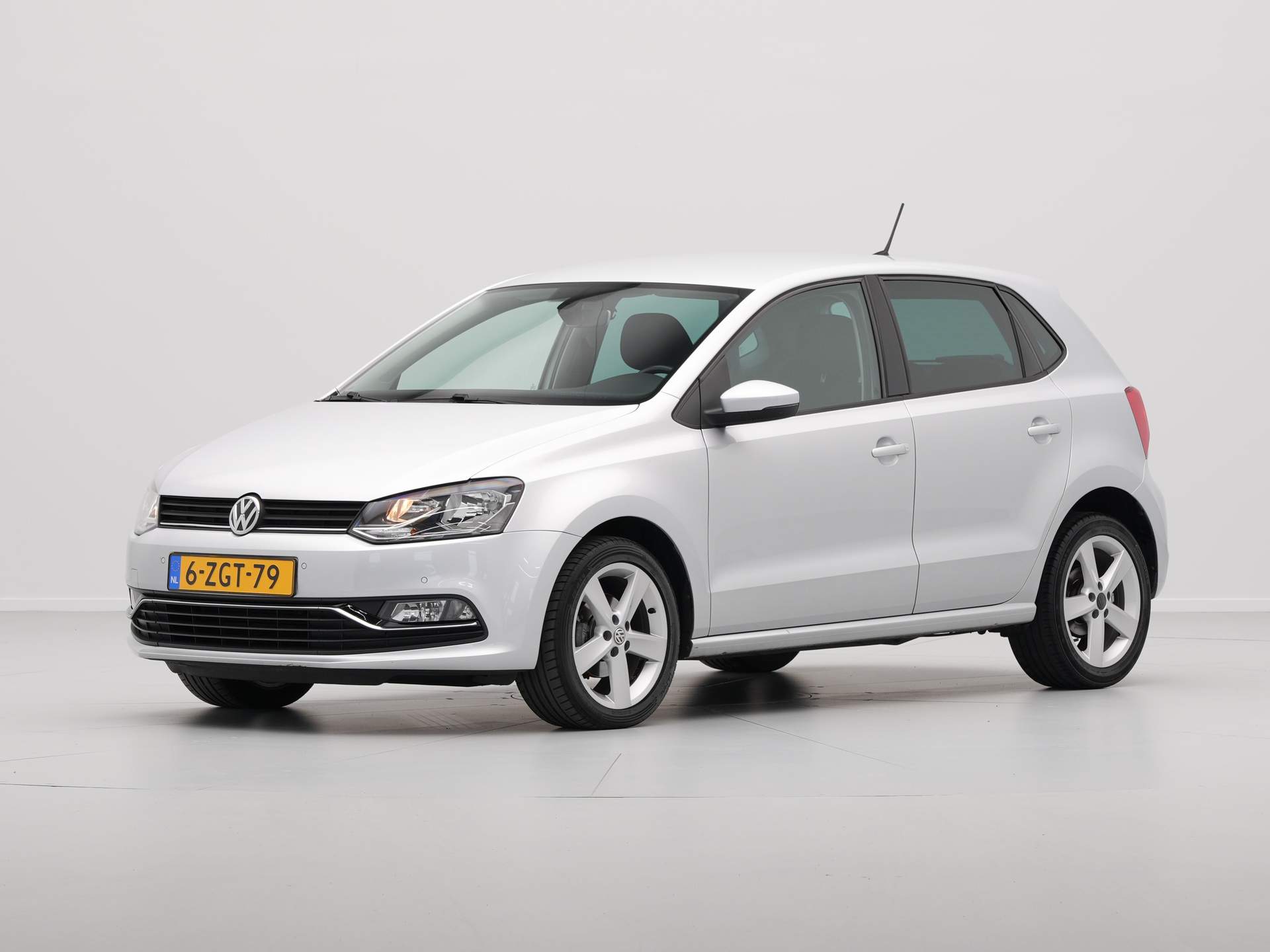 Volkswagen - Polo 1.2 TSI Highline - 2015