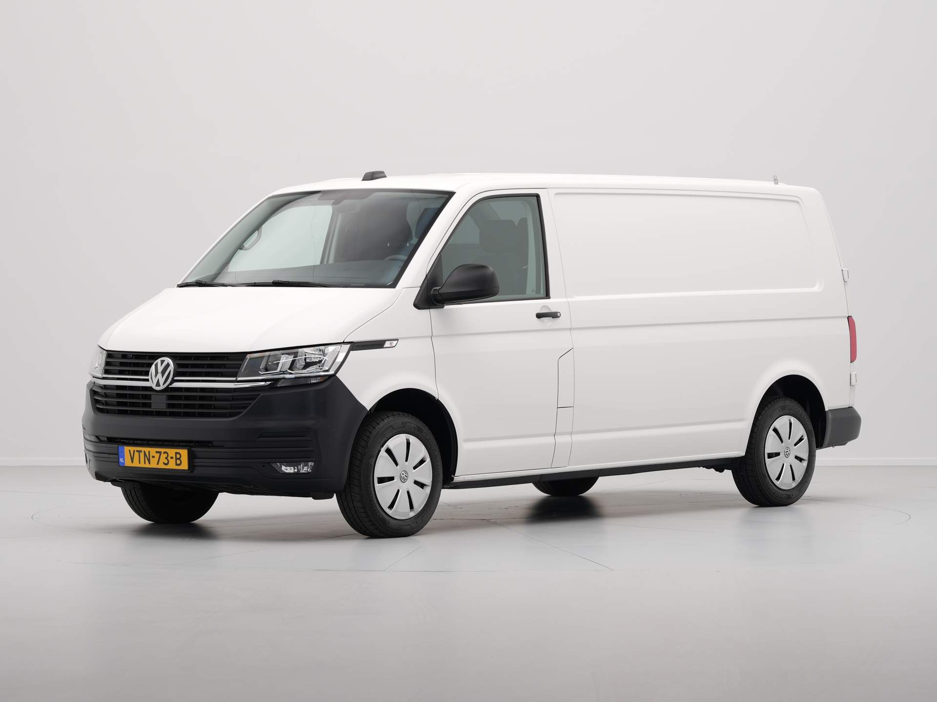 Volkswagen - Transporter 2.0 TDI L2H1 28 - 2023