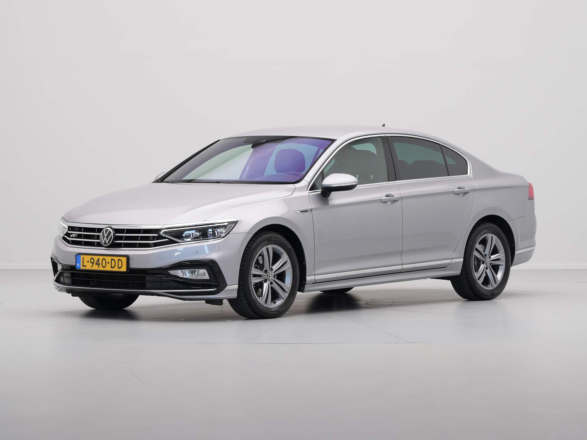 Volkswagen - Passat 1.5 TSI 150pk DSG R-Line Business + - 2021